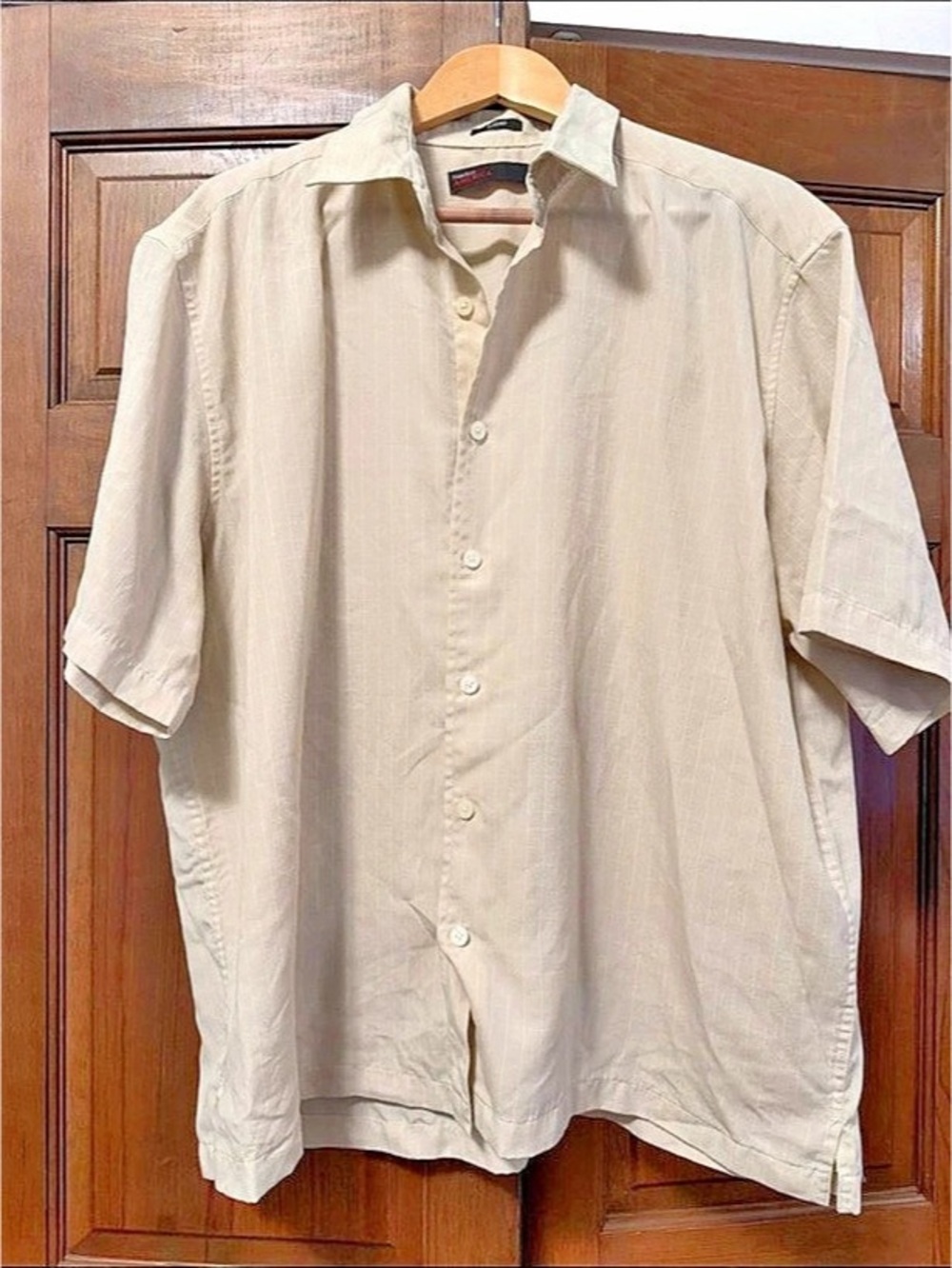 Perry Ellis America Sueded Short Sleeve Button-Down Shirt Beige and white
